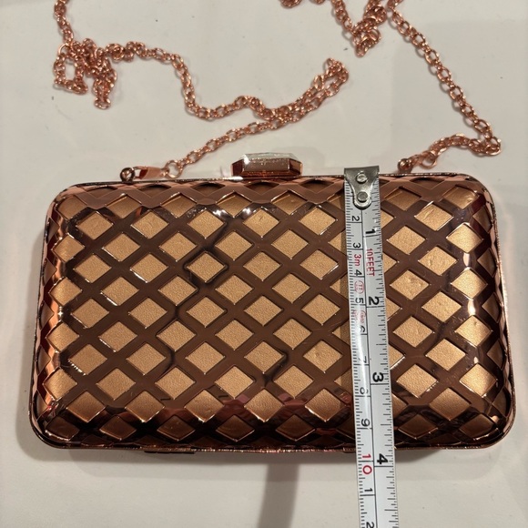 LA REGALE Cage Rose Gold Clutch Bag with a Strap To Convert to Crossbody. - Picture 5 of 13